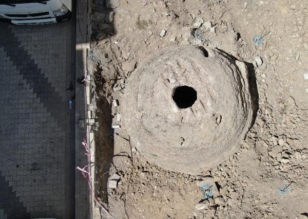 Üsküdar'da temel kazısında tarihi kalıntılar bulundu