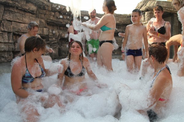 Rus turistler çamur banyosunu beğendi 