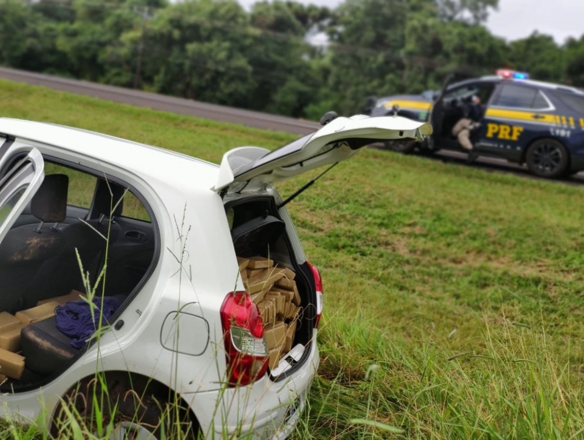 Brezilya polisi kovaladığı aracın lastiğini patlattı